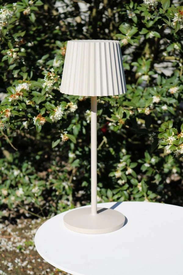 Lucide JUSTINE - Rechargeable Table lamp Indoor/Outdoor - Battery pack/batteries - LED Dim. - 1x2W 2700K - IP54 - With wireless charging pad - Cream - ambiance 2